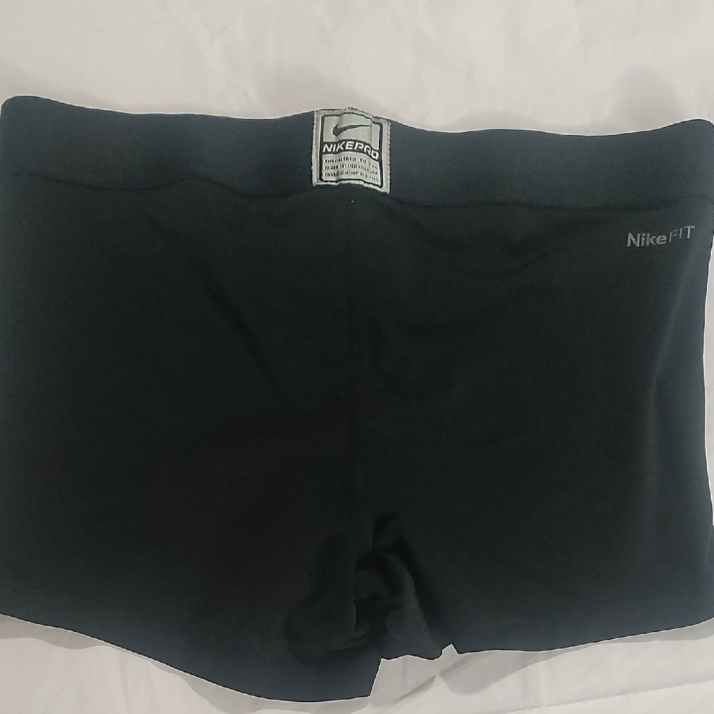 Nike Black and‎ White Athletic Shorts Moisture-Wicking Performance - Picture 4 of 9